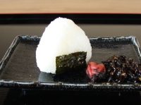 おむすび1個｜徳島 手打ち 讃岐うどん 竹内製麺所